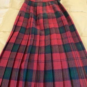 Woman’s Vintage Scottish Kilt